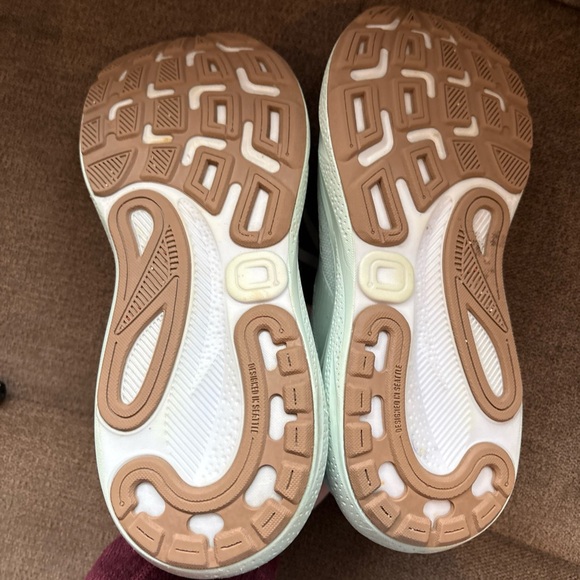 Brooks Adrenaline GTS 24 Running Shoes Womens 8 mint green  Supportive Stability - Picture 5 of 8